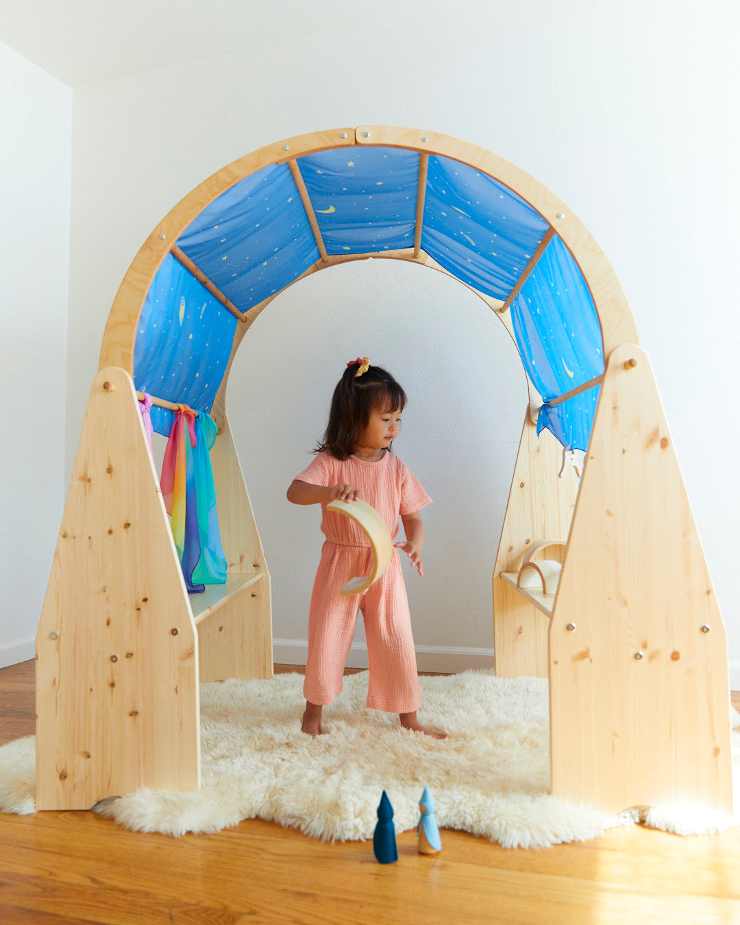 Waldorf Playstand